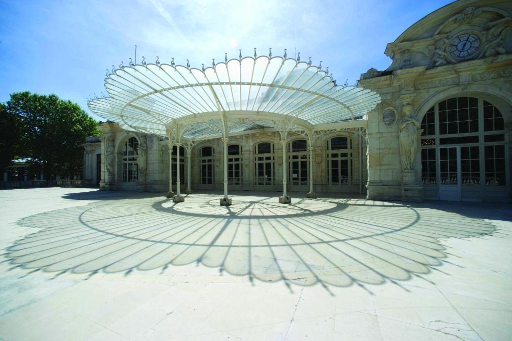 Hotel Des Thermes Les Domes Vichy Kültér fotó